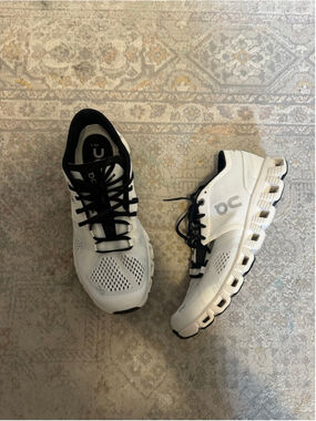 Women's On Cloud X White Black Athletic Shoes Size 8